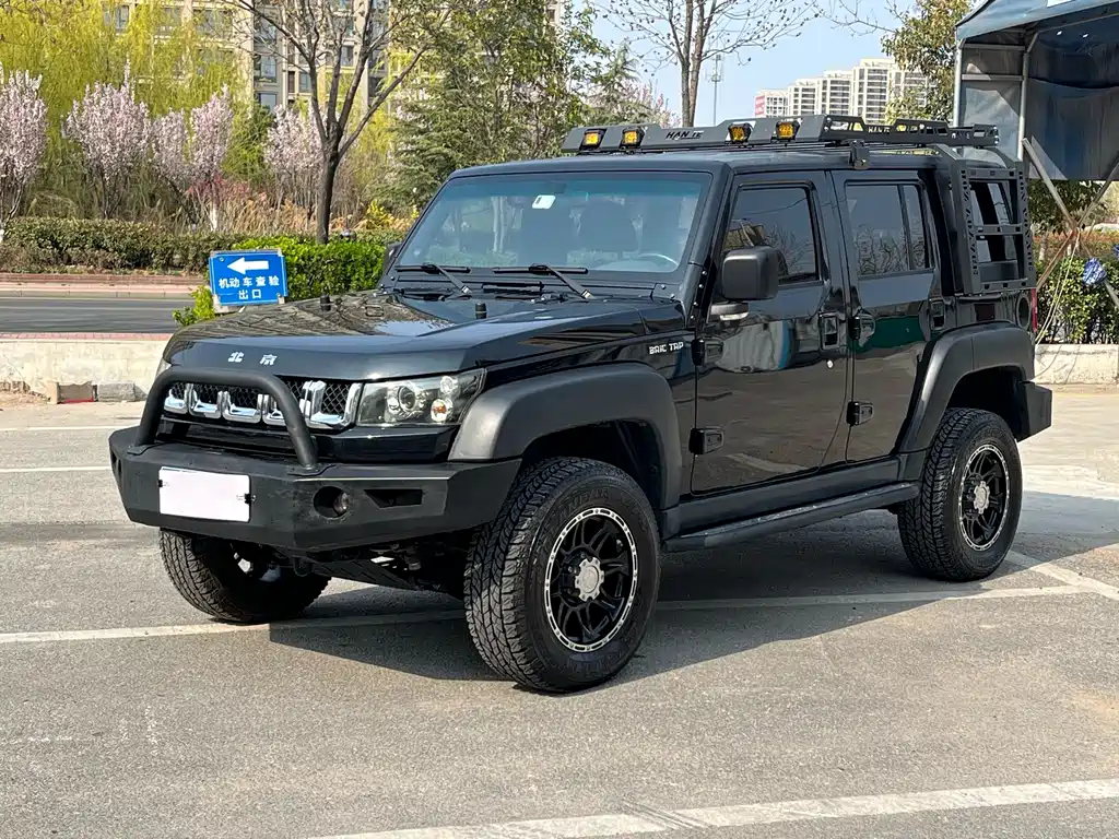 Beijing off-road BJ40 2016 40L 2.3T automatic four-wheel drive exclusive version купить на сайте DeffCars