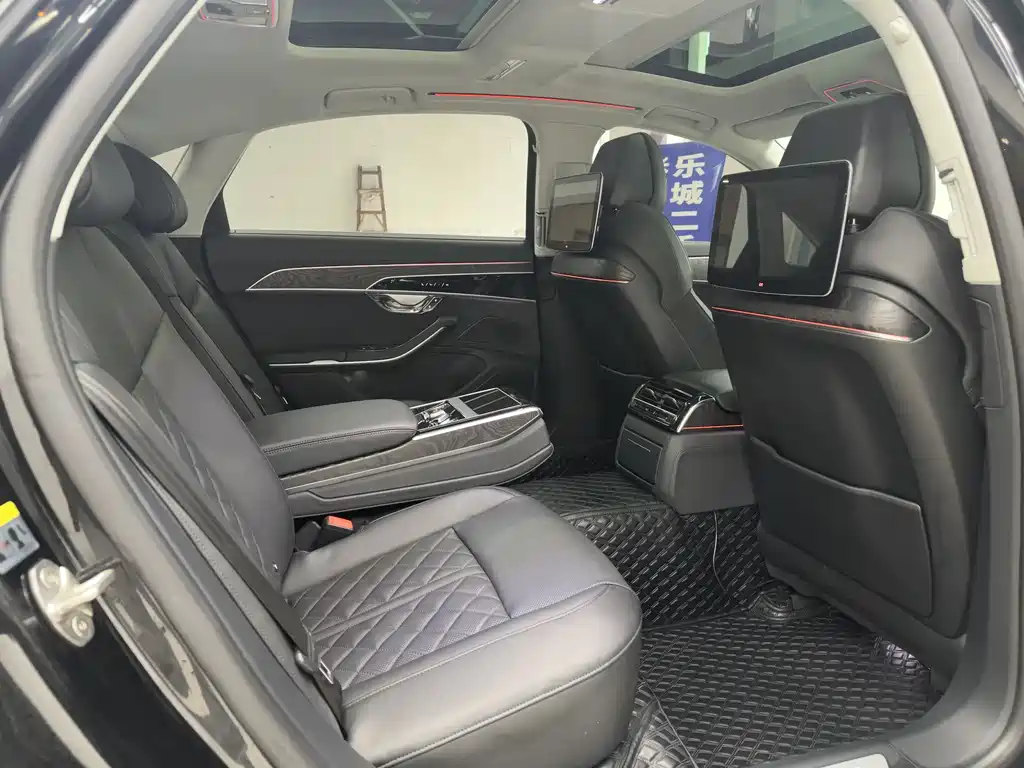 Audi A8 2023 A8L 50 TFSI quattro Premium Selection купить на сайте DeffCars