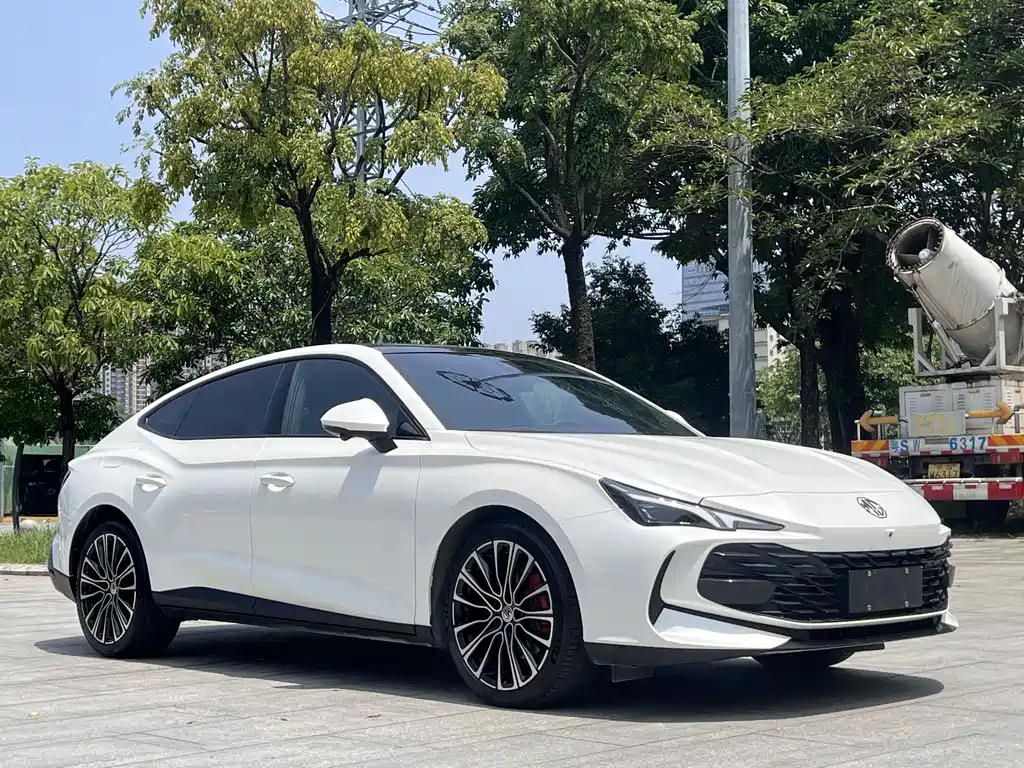 MG7 2025 2.0T 405 AT luxury version купить на сайте DeffCars