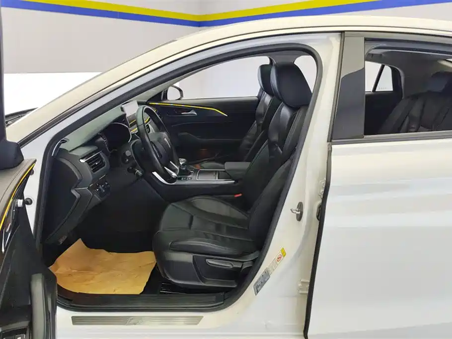 Hongqi H5 2022 classic model facelift 1.5T DCT flag rhyme version купить на сайте DeffCars