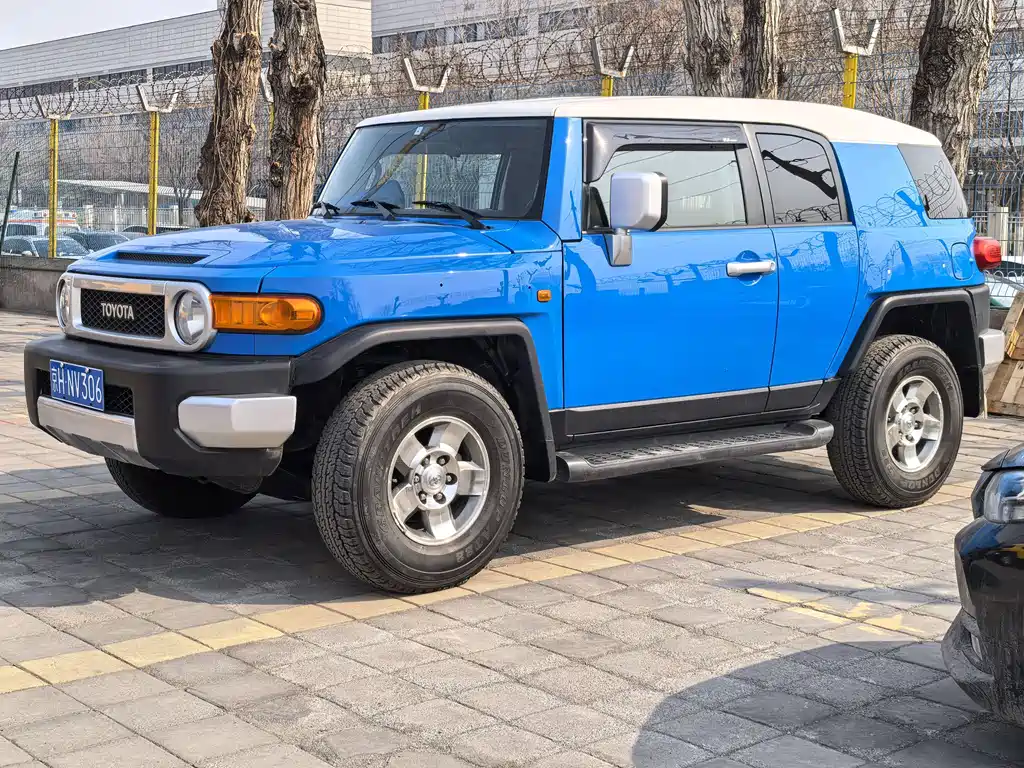 FJ Cruiser 2007 4.0L купить на сайте DeffCars