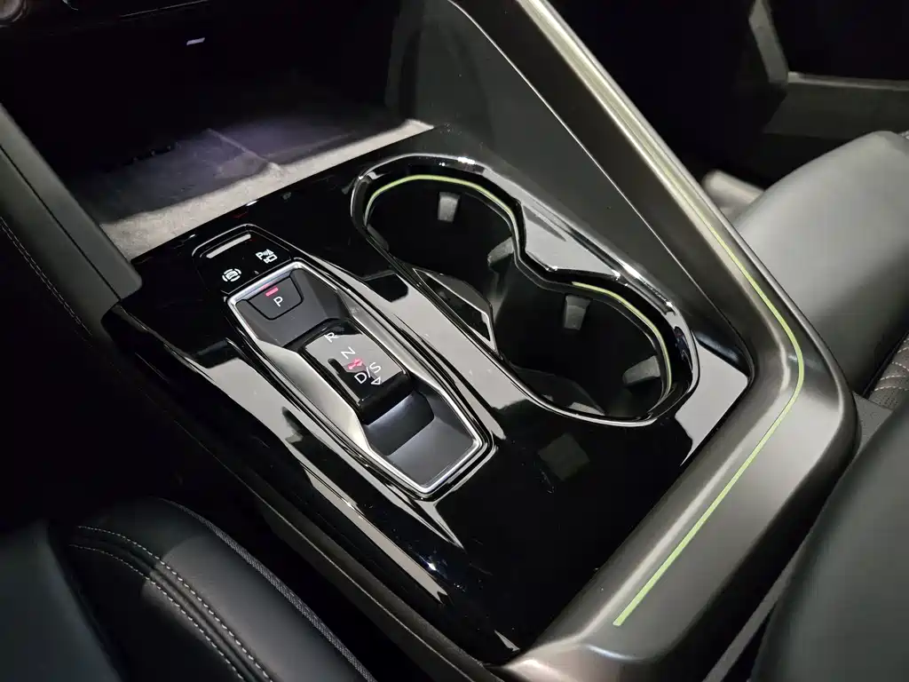 Audi Q5L 2026 2.0T smart hybrid exclusive model купить на сайте DeffCars