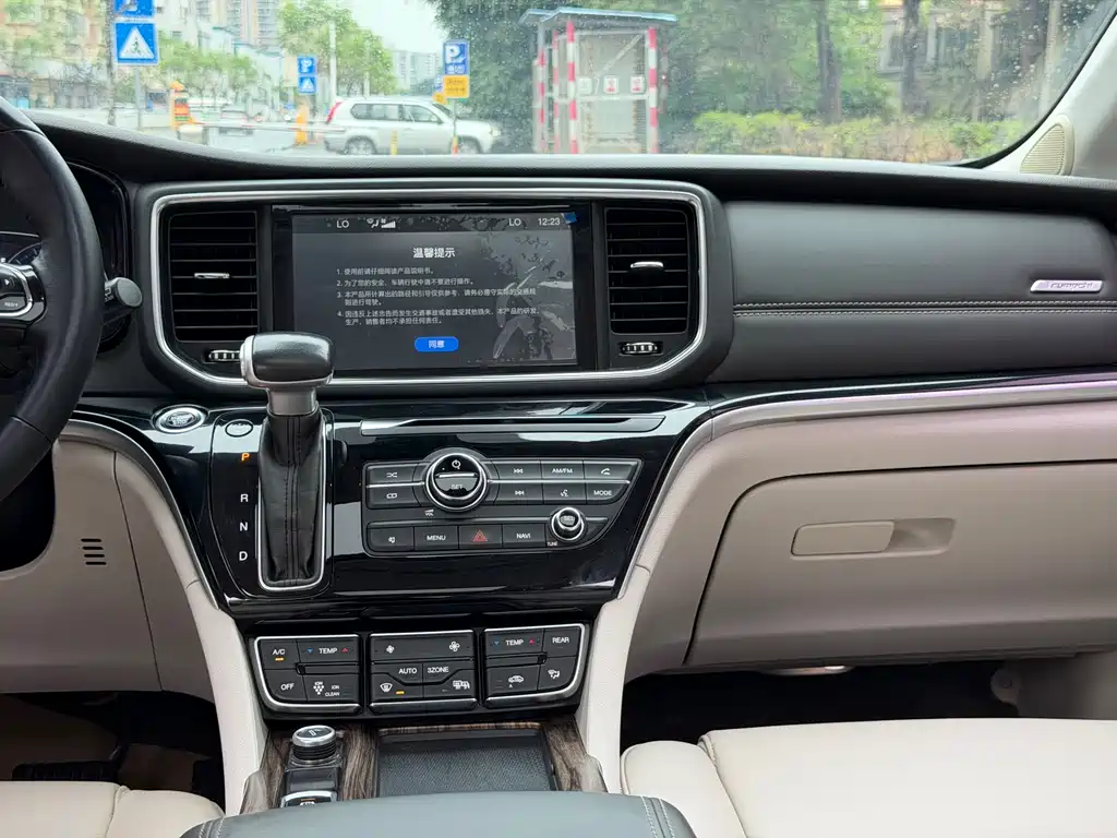Trumpchi M8 2018 320T Premium Edition купить на сайте DeffCars