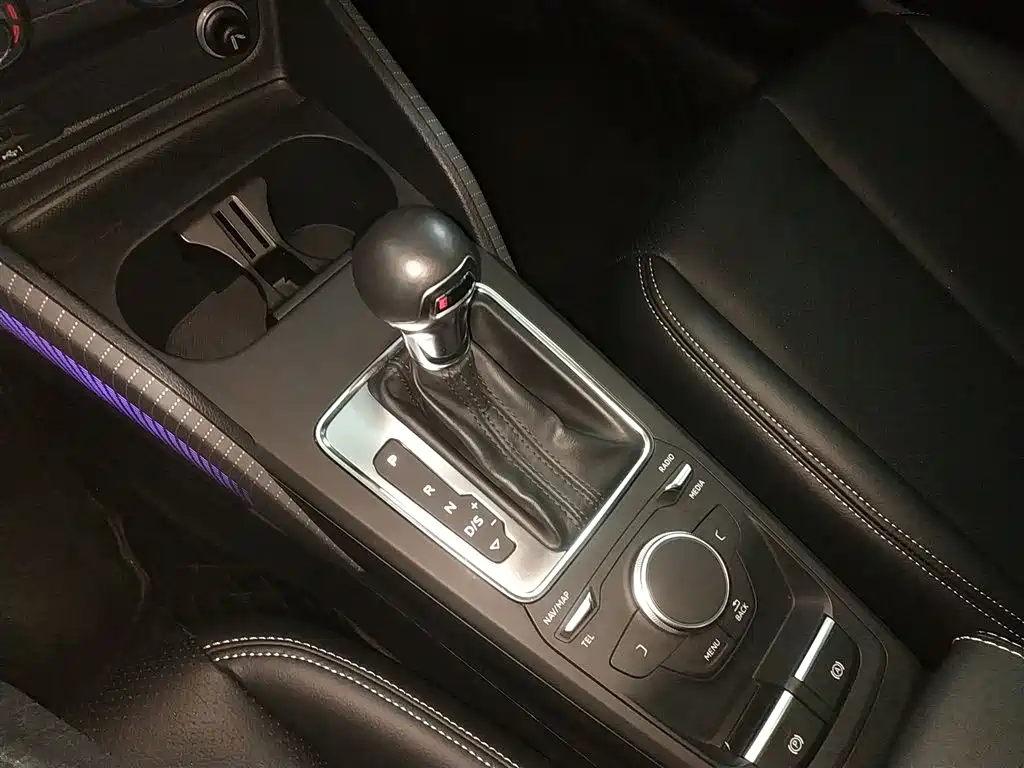 Audi Q2L 2018 35 TFSI launches exclusive version, National VI купить на сайте DeffCars