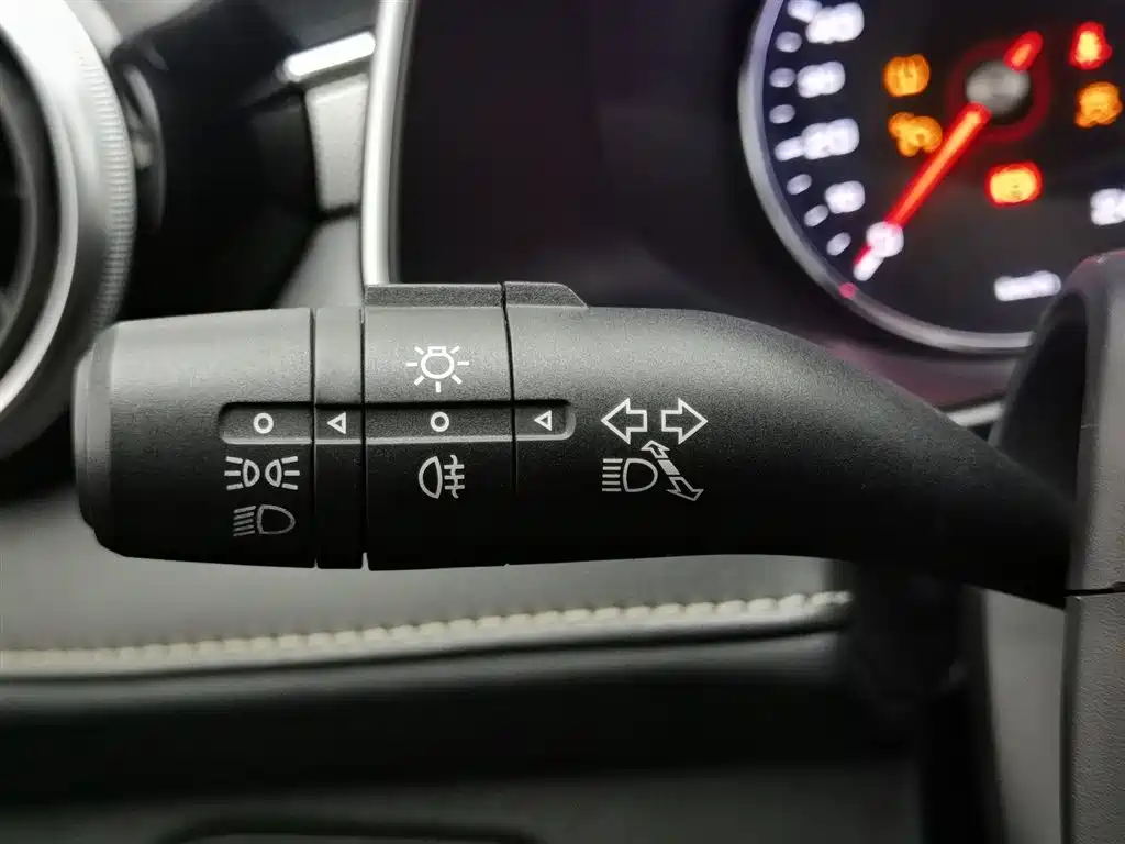 MG6 2017 20T Manual Luxury Smart Connected Edition National V купить на сайте DeffCars