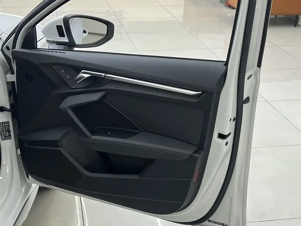 Audi A3 2023 facelift Sportback 35 TFSI luxury sports model купить на сайте DeffCars