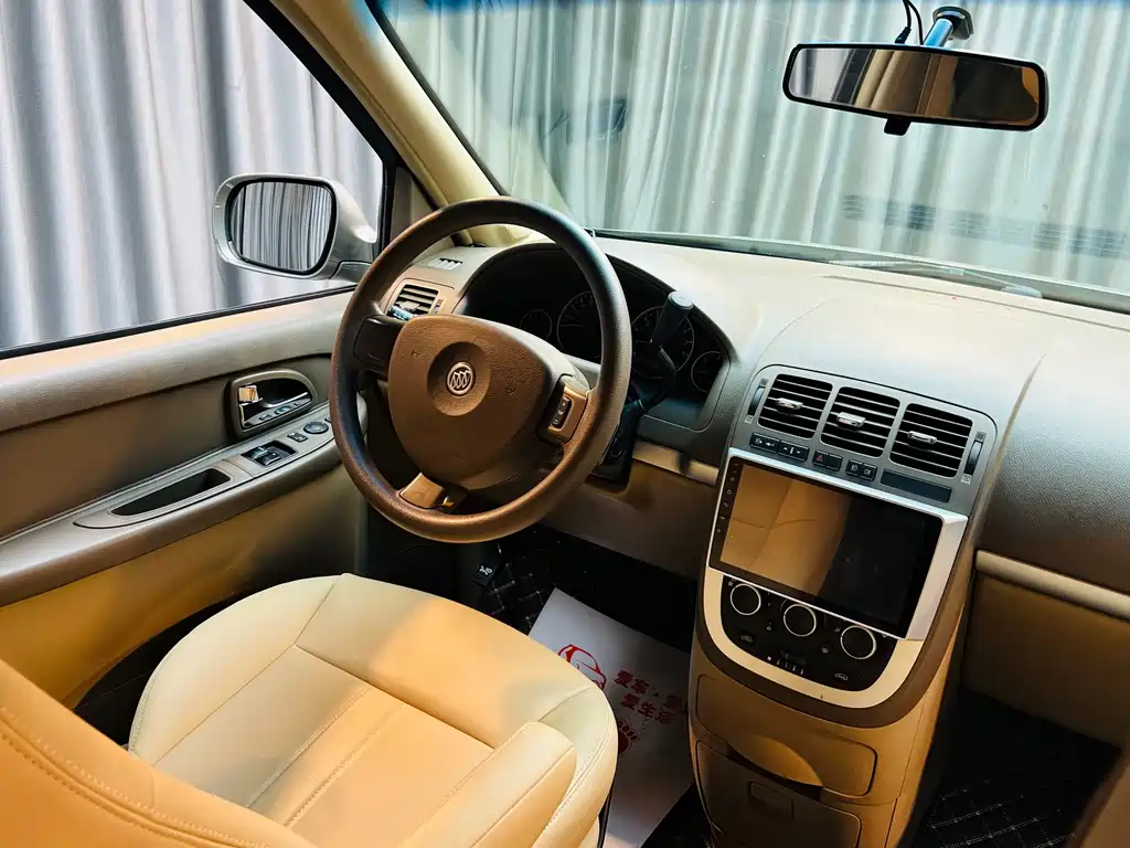 Buick GL8 2013 2.4L Classic Edition купить на сайте DeffCars