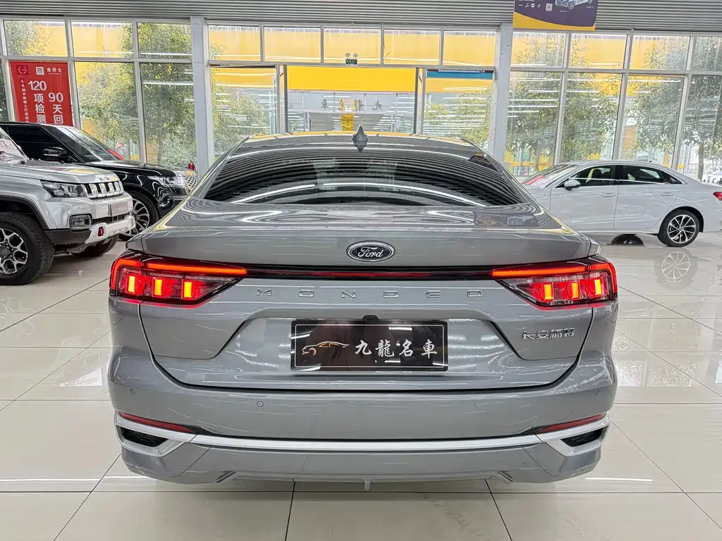 Mondeo 2025 2.0T EcoBoost Luxury купить на сайте DeffCars