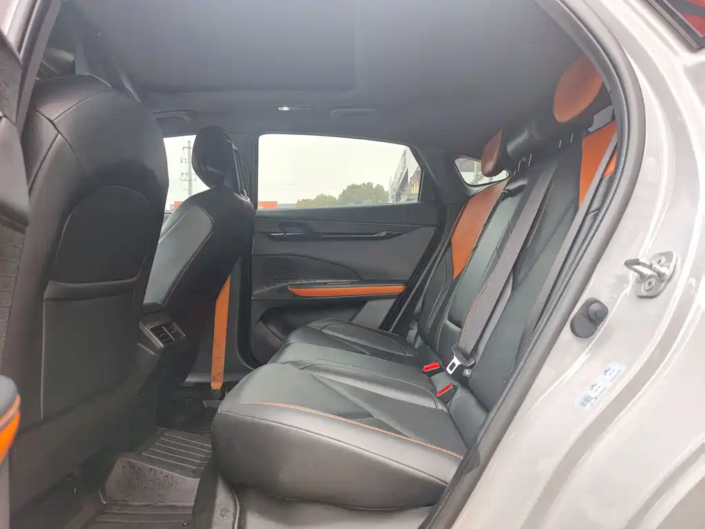 Changan UNI-V 2023 1.5T premium model купить на сайте DeffCars