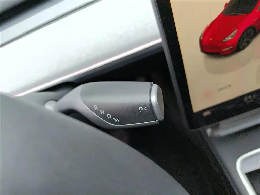 Model Y 2024 rear-wheel drive version купить на сайте DeffCars
