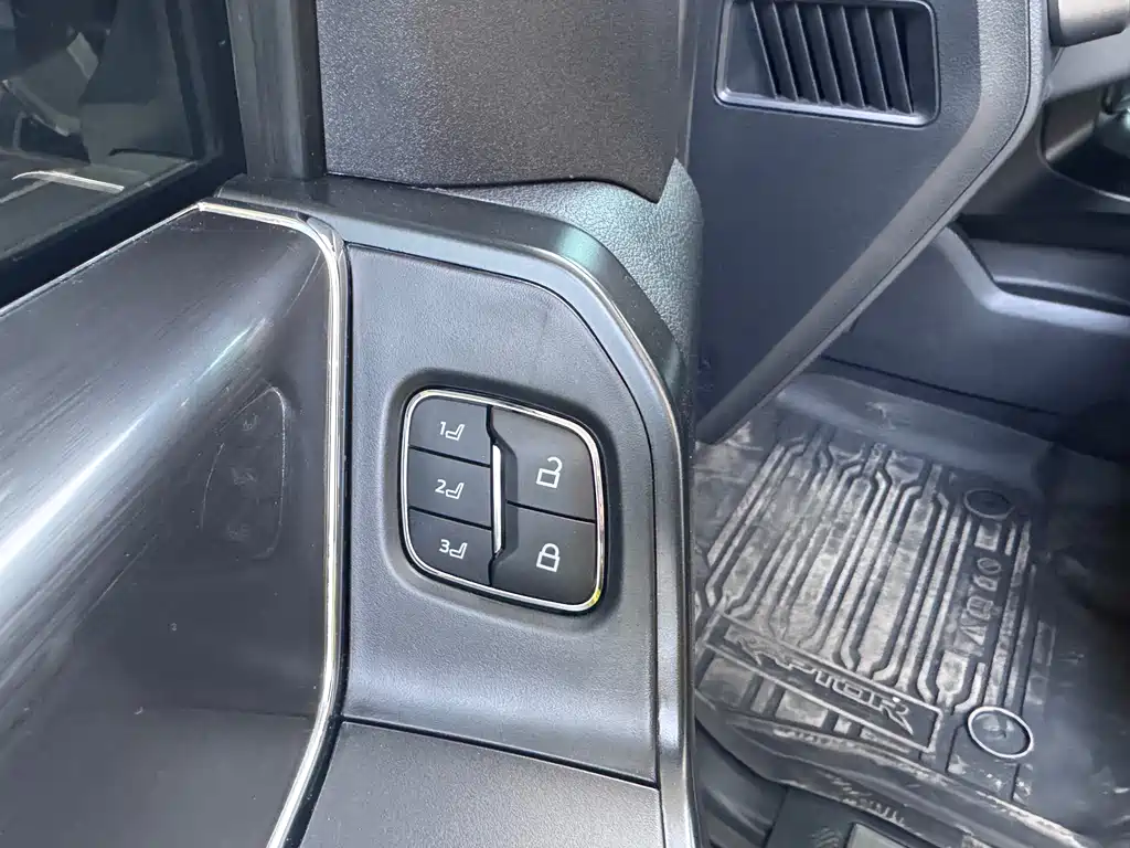 Ford F-150 Raptor 2023 3.5T Raptor купить на сайте DeffCars