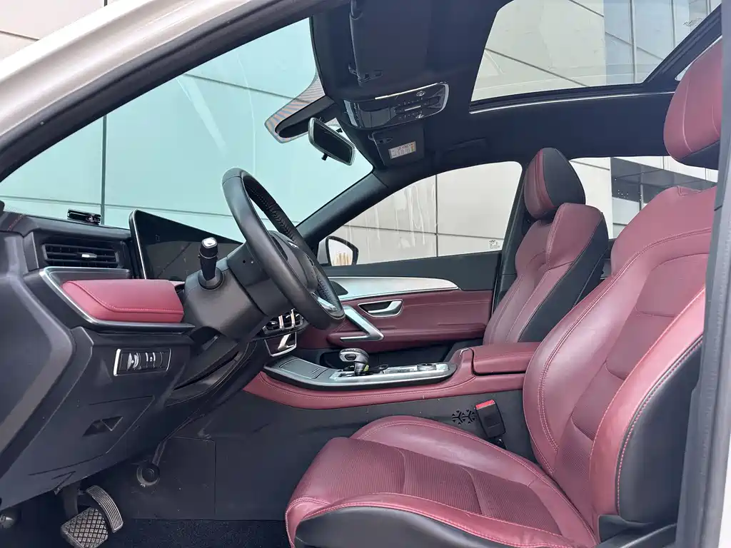Jietu X70 PLUS 2023 model 1.5T DCT Ziqiang PRO+ 7 seats купить на сайте DeffCars