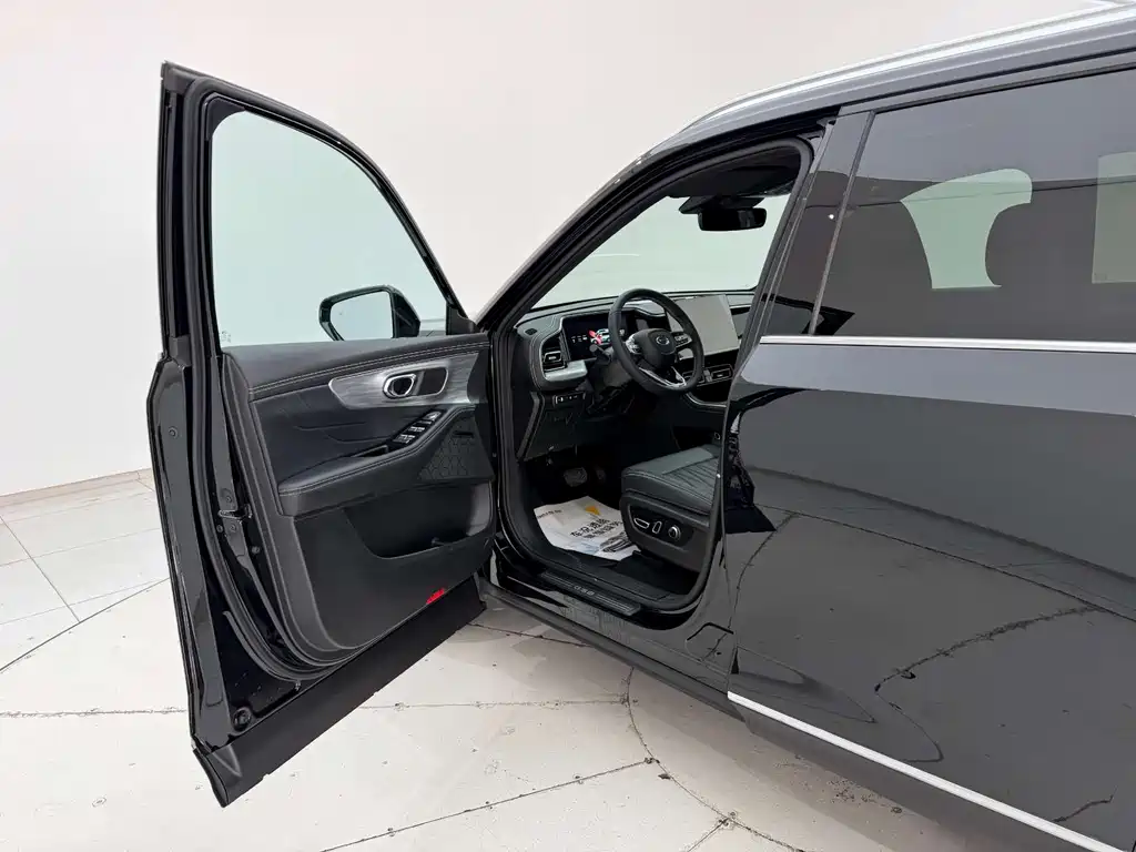 Trumpchi GS8 2025 Pilot Series 2.0TGDI two-wheel drive luxury version 5 seats купить на сайте DeffCars