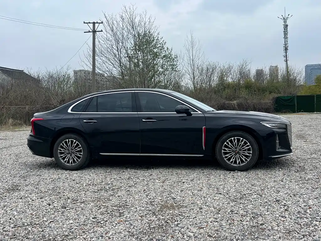 Hongqi H5 2023 1.5T DCT Zhilian Qiyue Edition купить на сайте DeffCars