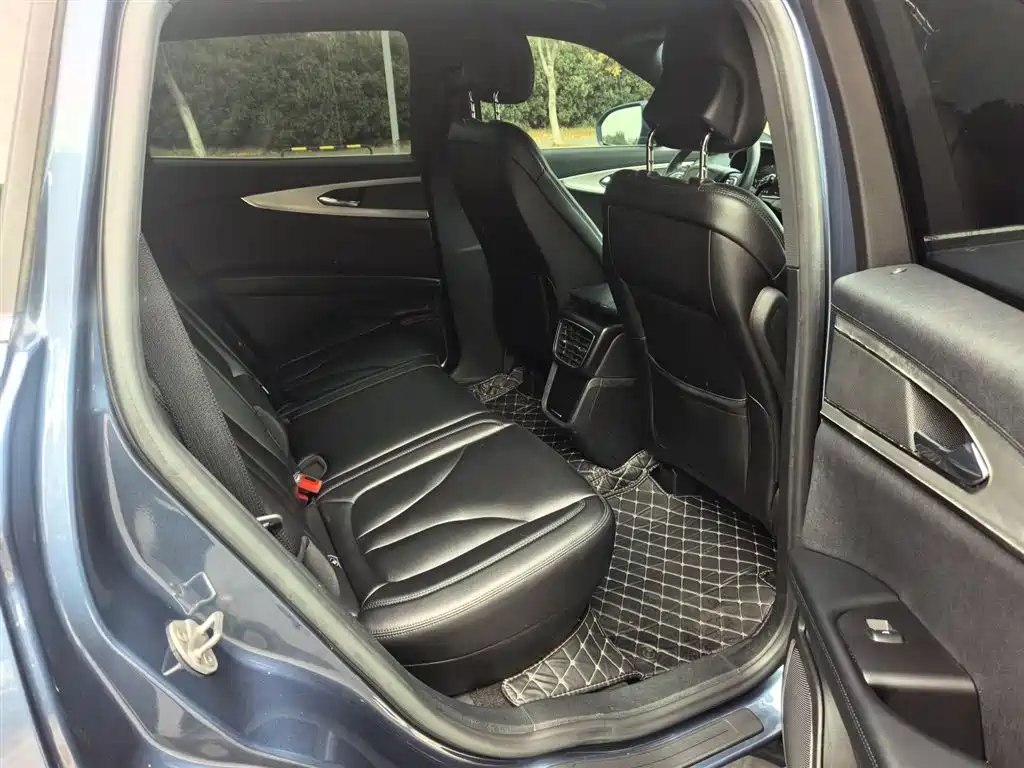Voyager imported 2019 2.0T two-wheel drive Zunyue Edition, National VI купить на сайте DeffCars