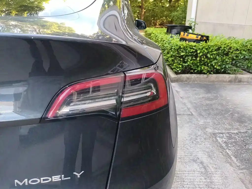 Model Y 2024 rear-wheel drive version купить на сайте DeffCars