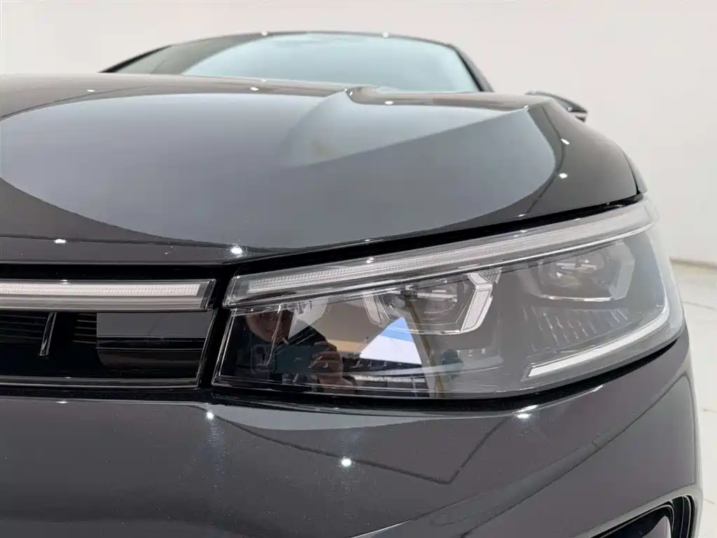 Passat 2025 Pro 380TSI Starry Sky Dragon Edition купить на сайте DeffCars