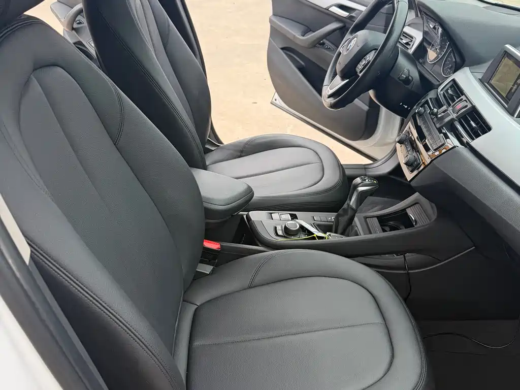 BMW X1 2016 sDrive18Li Exclusive Model купить на сайте DeffCars