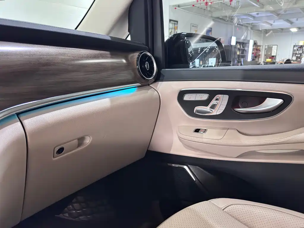 Mercedes-Benz V-Class 2021 V 260 Premium Edition купить на сайте DeffCars