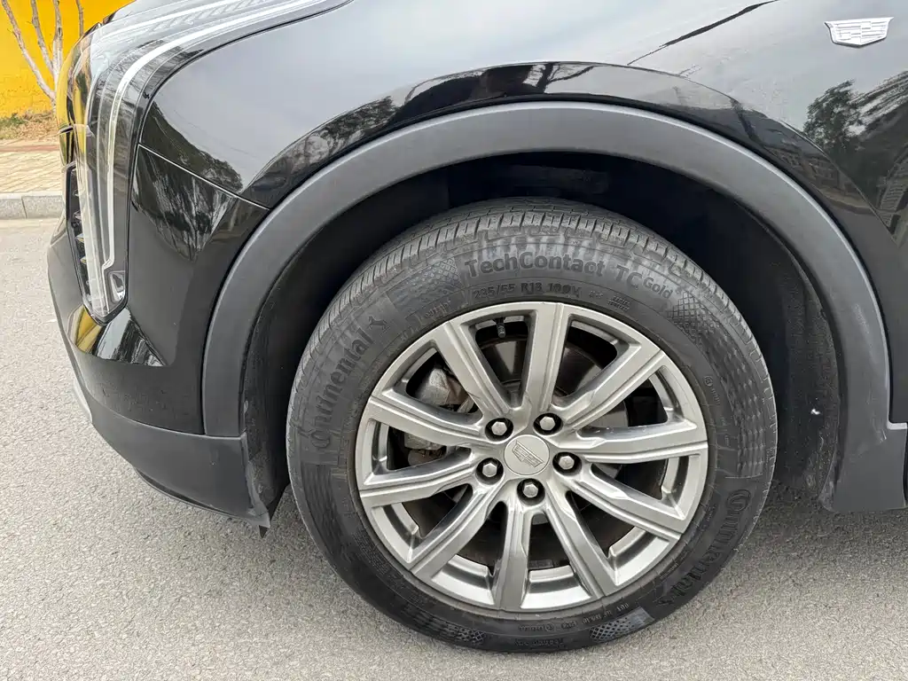 Cadillac XT4 2018 28T two-wheel drive leading model купить на сайте DeffCars