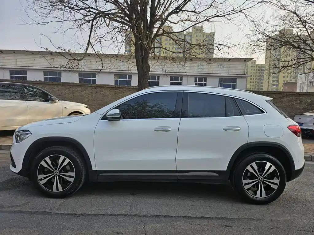 Mercedes-Benz GLA 2020 GLA 200 купить на сайте DeffCars