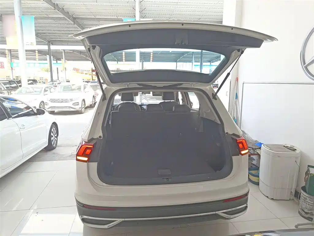 Tiguan L 2022 330TSI automatic two-wheel drive comfort version купить на сайте DeffCars