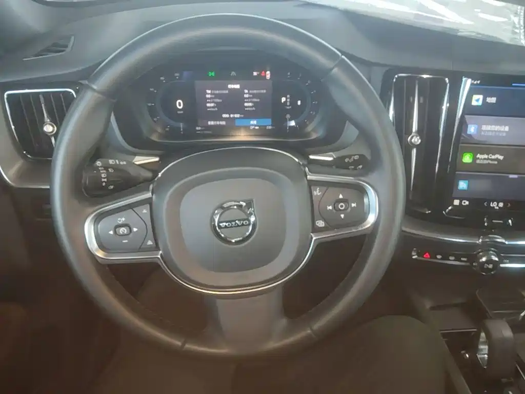 Volvo XC60 2022 B5 four-wheel drive Zhiyi Deluxe Edition купить на сайте DeffCars