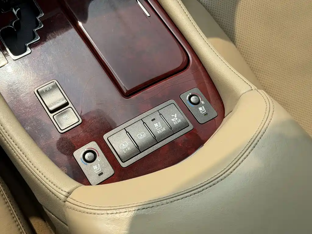 Lexus LS 2006 460L Premium Edition купить на сайте DeffCars