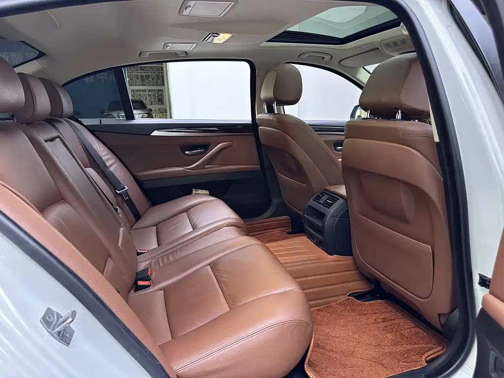 BMW 5 Series 2017 525Li Leading Model купить на сайте DeffCars