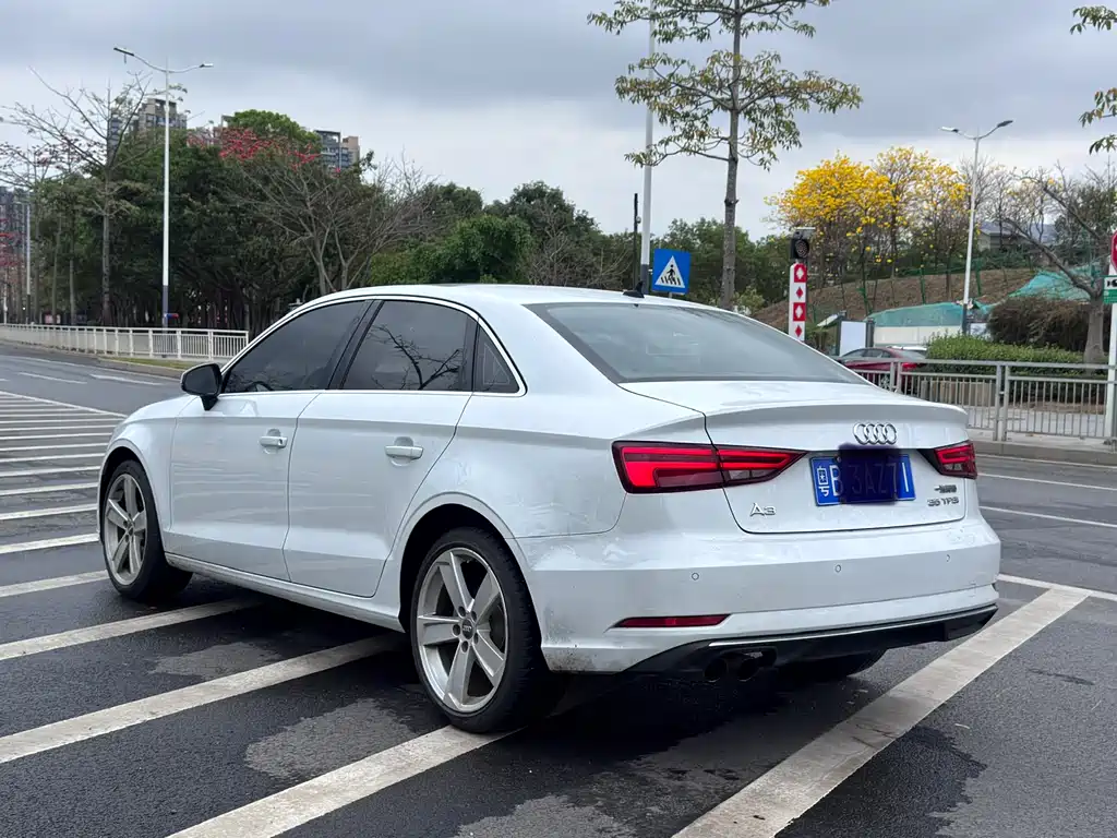 Audi A3 2019 Limousine 35 TFSI Fashion Type National V купить на сайте DeffCars