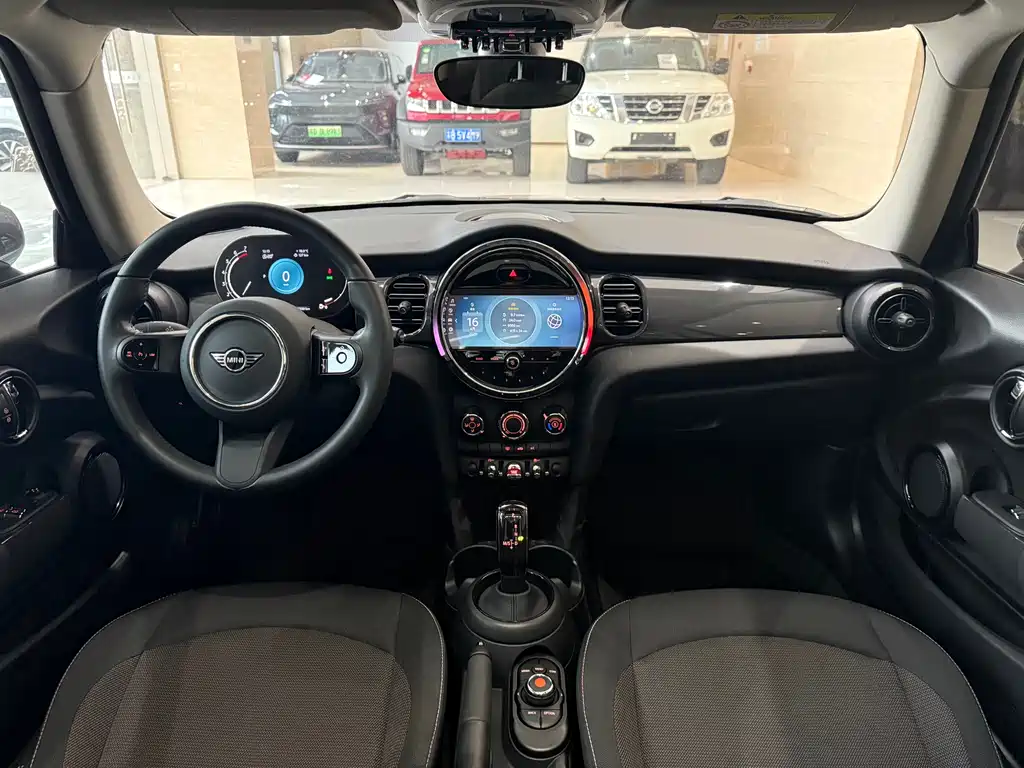 MINI 2023 1.5T ONE купить на сайте DeffCars