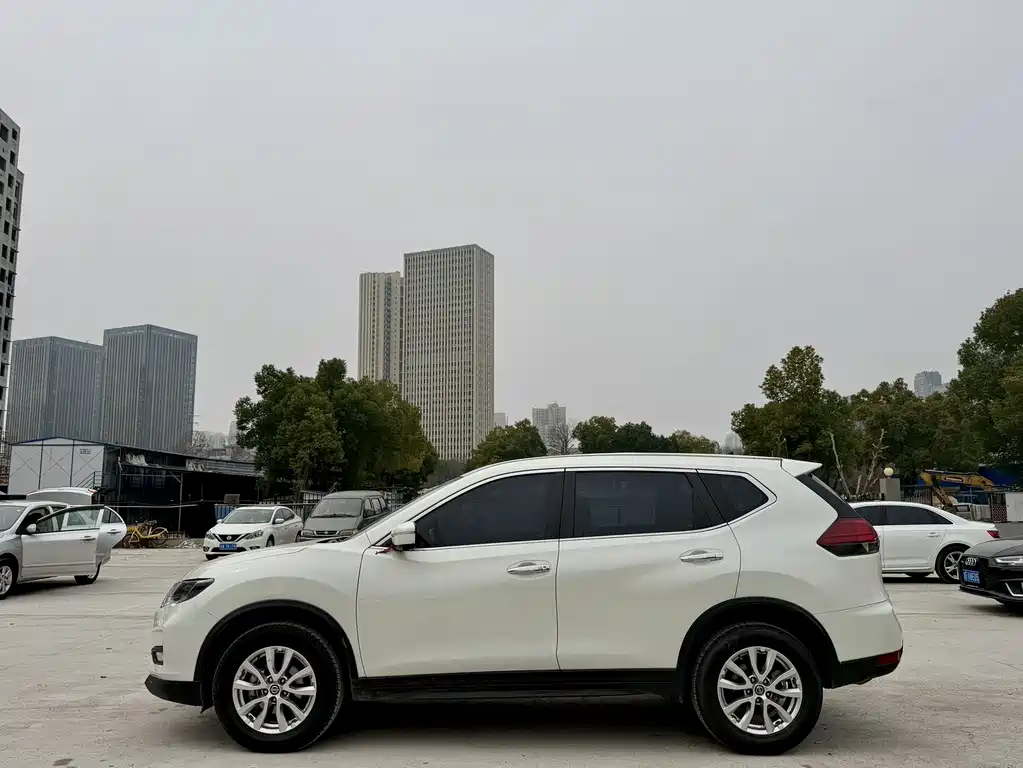 X-Trail 2021 2.0L CVT 2WD XE Fashion Edition купить на сайте DeffCars