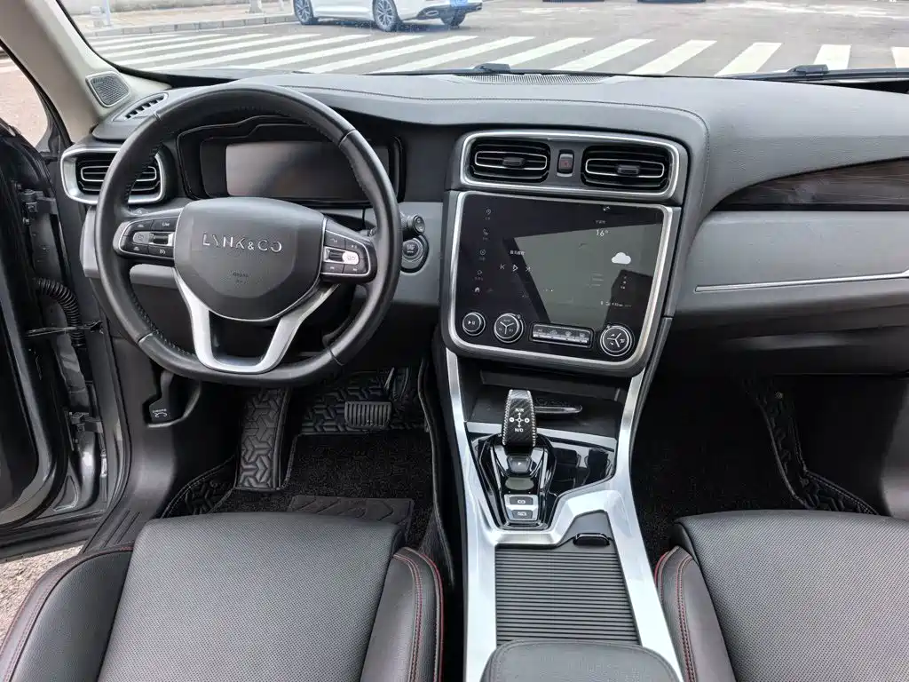 Lynk & Co 01 2019 2.0T 2WD Yao Pro Edition National VI купить на сайте DeffCars