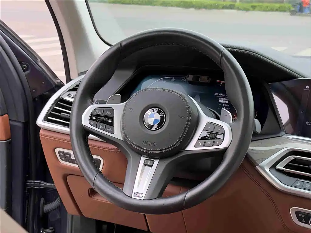 BMW X7 2021 facelift xDrive40i executive M sports package купить на сайте DeffCars