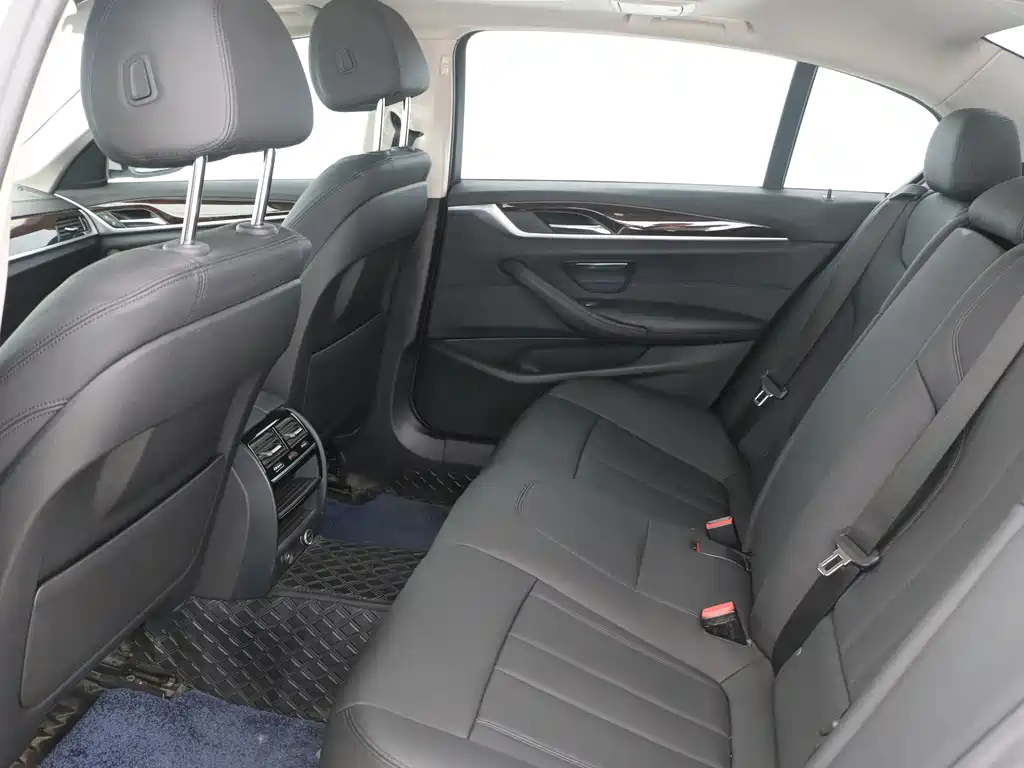 BMW 5 Series 2018 525Li Luxury Package купить на сайте DeffCars