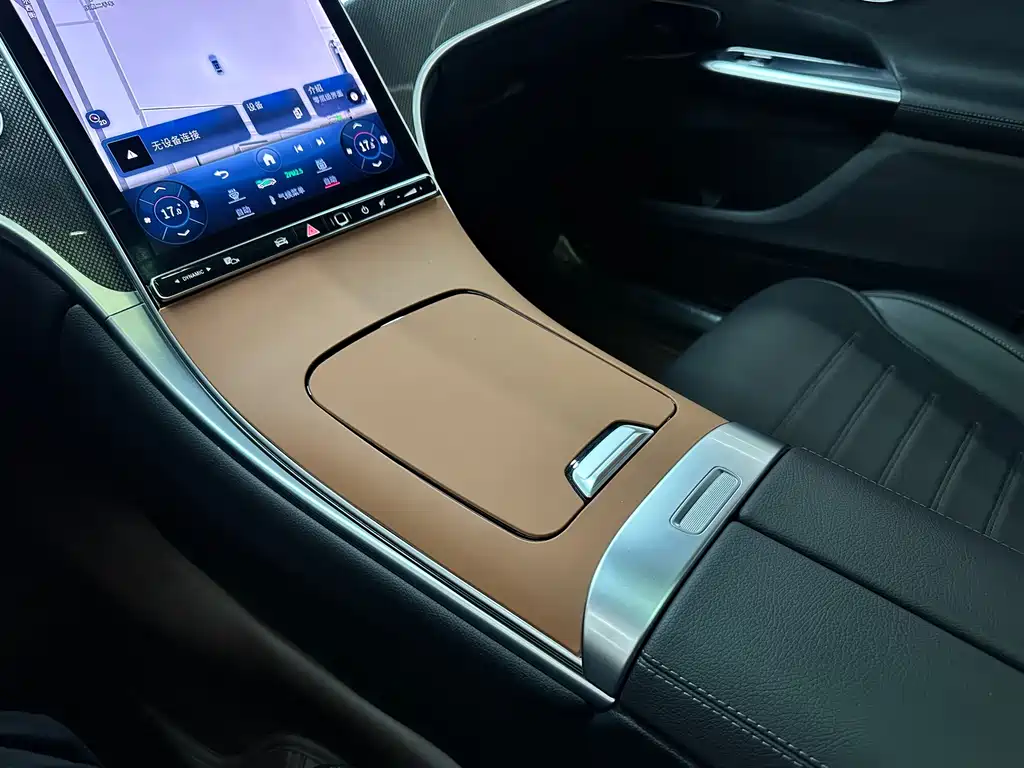 Mercedes-Benz GLC 2023 GLC 260 L 4MATIC Dynamic 5-seater купить на сайте DeffCars