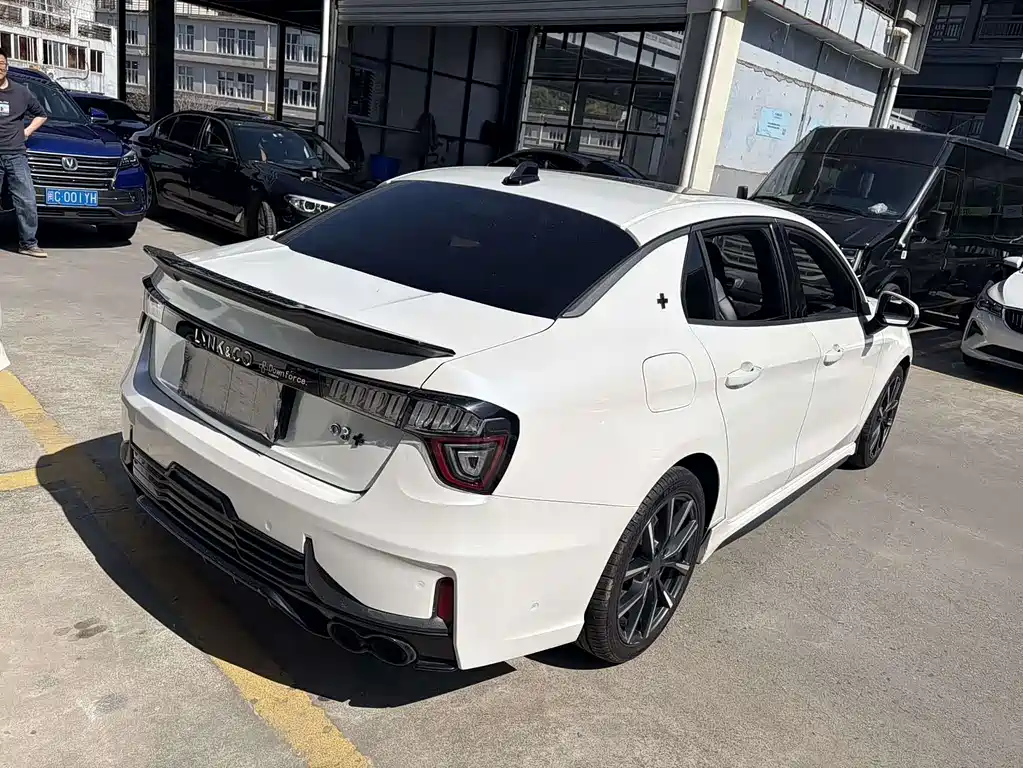 Lynk & Co 03 2019 03+ 2.0TD Automatic Wind Control Edition купить на сайте DeffCars