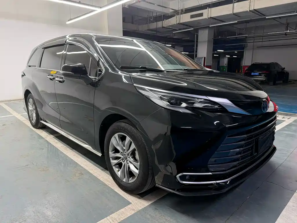SIENNA 2024 2.5L Hybrid Deluxe Edition купить на сайте DeffCars