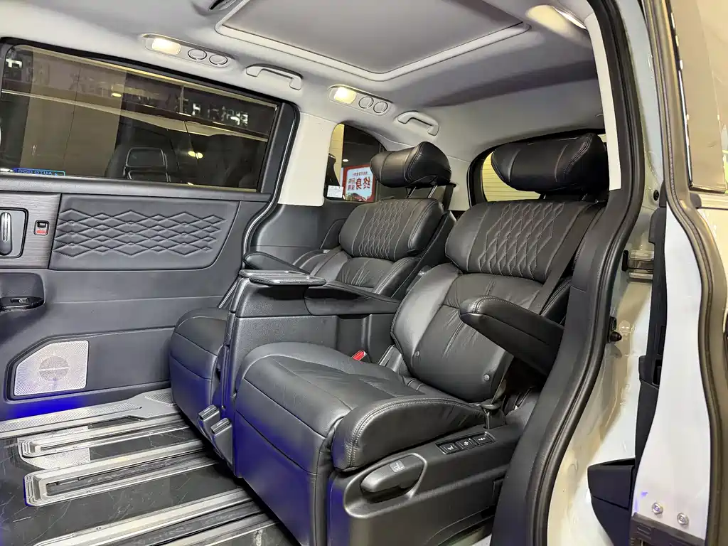 Alison 2024 2.0L e:HEV Deluxe Edition купить на сайте DeffCars