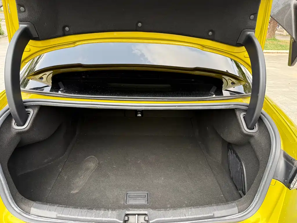 Lynk & Co 03 2021 03+ 2.0TD automatic performance package version купить на сайте DeffCars