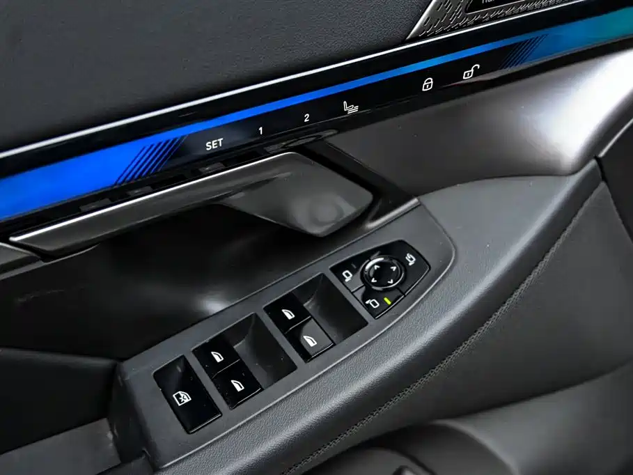 BMW 5 Series 2024 530Li Leading M Sports Package купить на сайте DeffCars