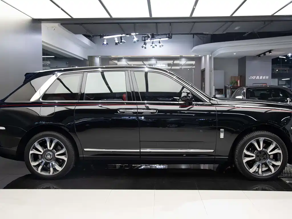 Cullinan 2018 four-seat version купить на сайте DeffCars