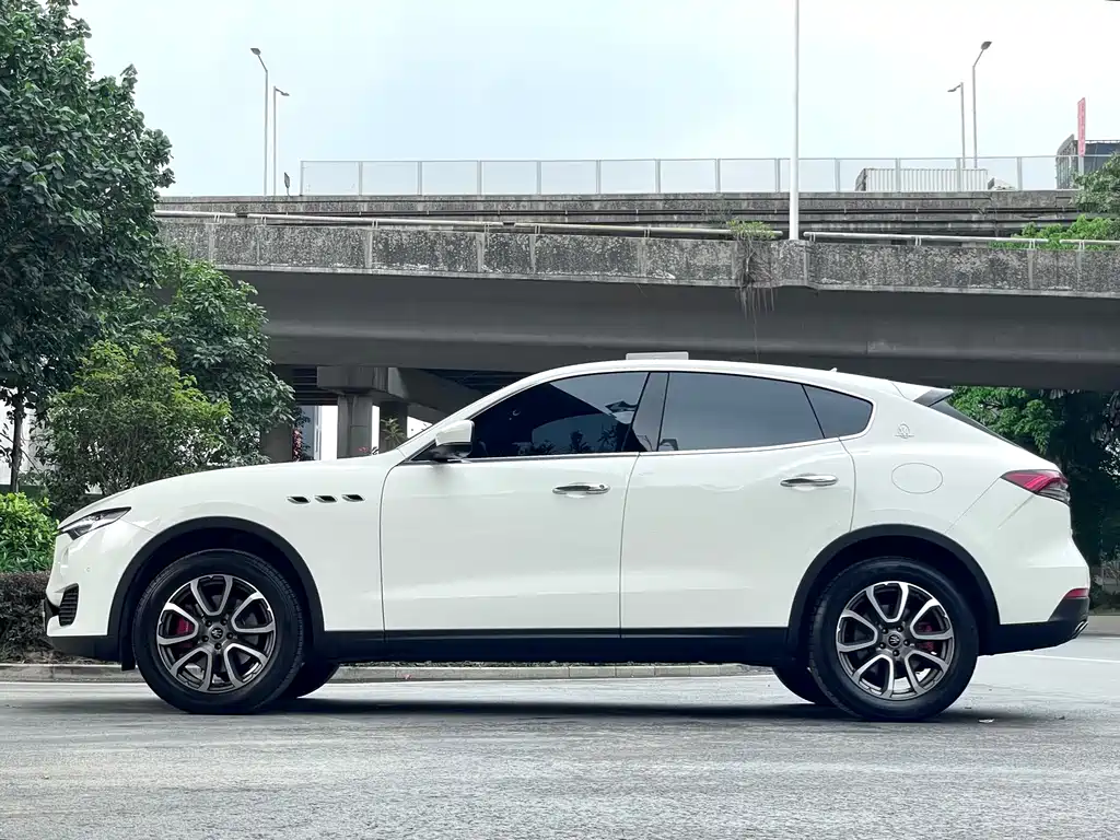 Levante 2021 3.0T Standard Edition купить на сайте DeffCars