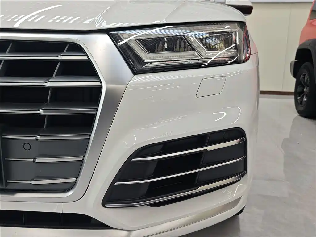 Audi Q5L 2020 facelift 40 TFSI enjoys fashionable style купить на сайте DeffCars
