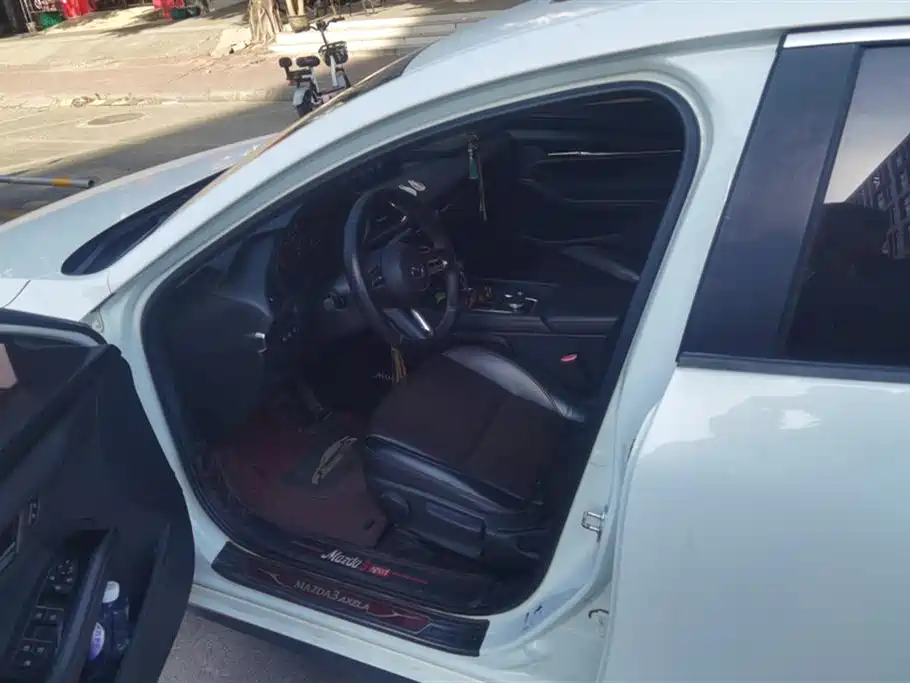 Mazda3 Angkesela 2020 2.0L Automatic Premium Edition купить на сайте DeffCars