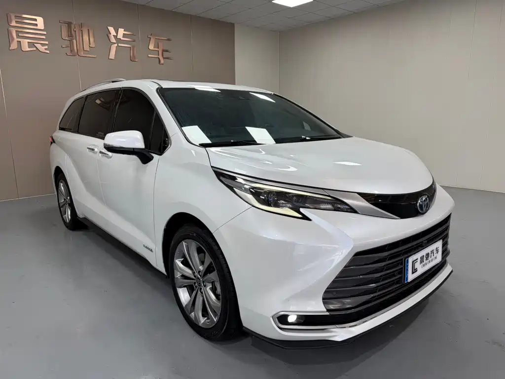 SIENNA 2023 2.5L Hybrid Premium Edition купить на сайте DeffCars