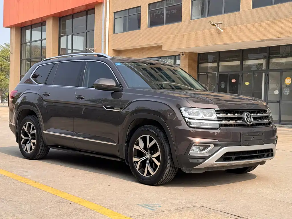 Touron 2019 330TSI 2WD Deluxe Edition National V купить на сайте DeffCars