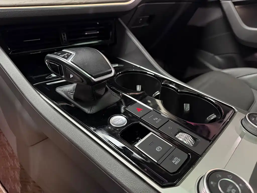 Touareg 2021 3.0TSI Ruixiang Edition Classic Sports Package купить на сайте DeffCars
