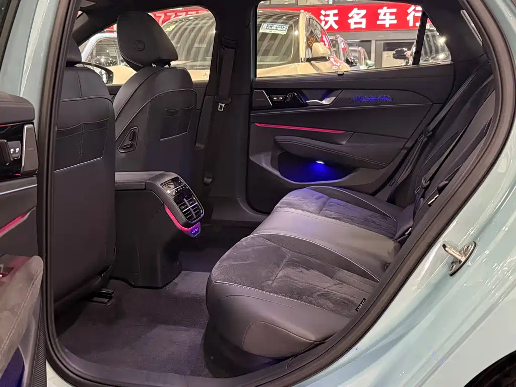 Passat 2025 Pro 380TSI Star Dragon Edition купить на сайте DeffCars