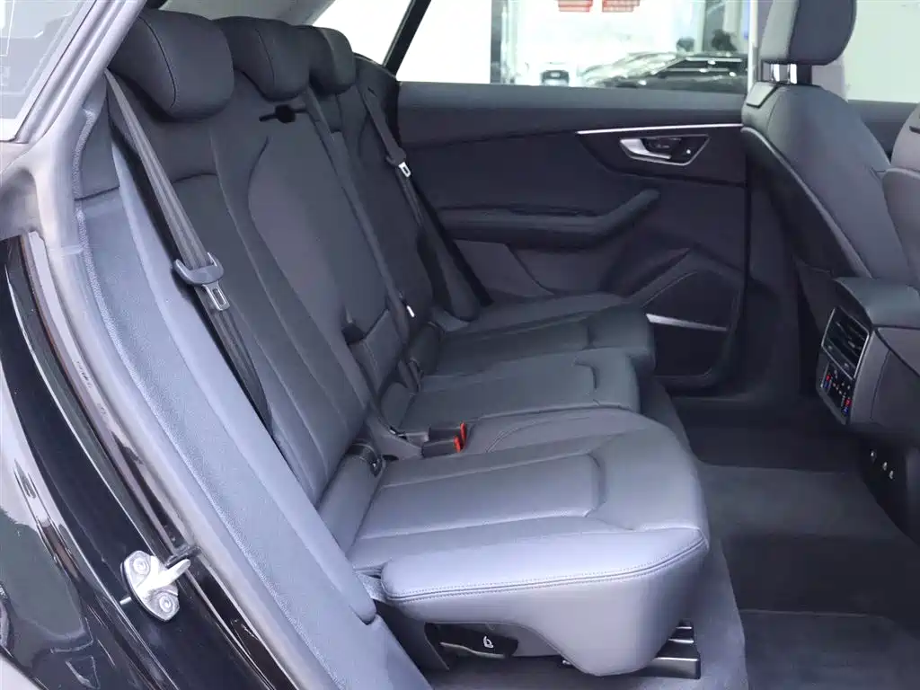 Audi Q8 2023 55 TFSI luxury and dynamic model купить на сайте DeffCars